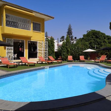 Flame Tree Hotel Kololi Bagian luar foto